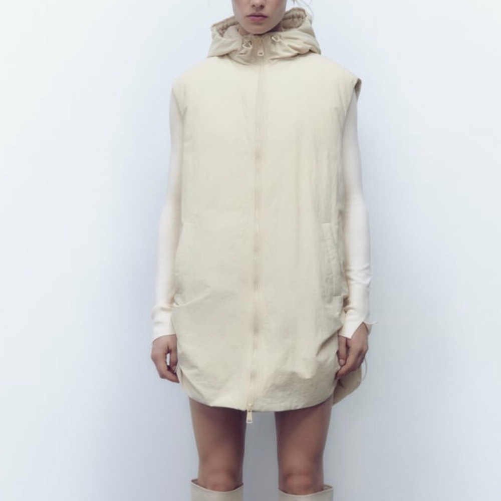 Vest water repellent ruched w hood